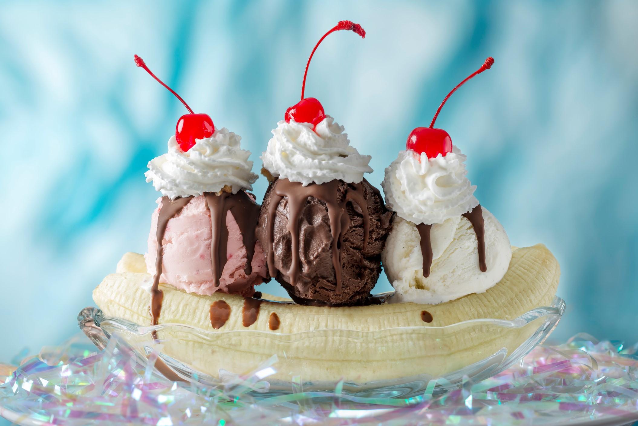 The 9 Best Tropical Desserts To Take You Somewhere Surfy - The Manual