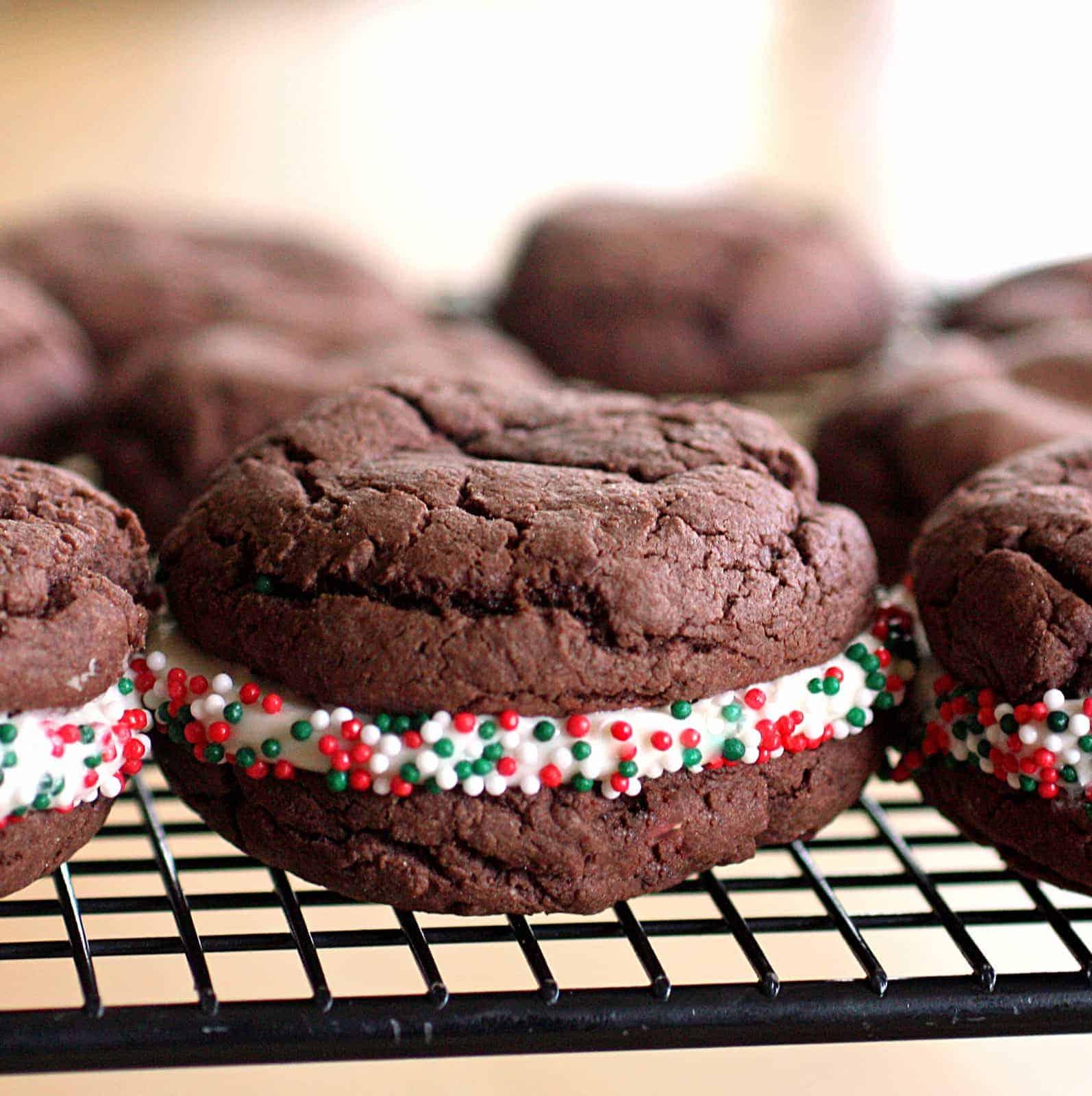 Homemade Peppermint Oreos - The Girl Who Ate Everything