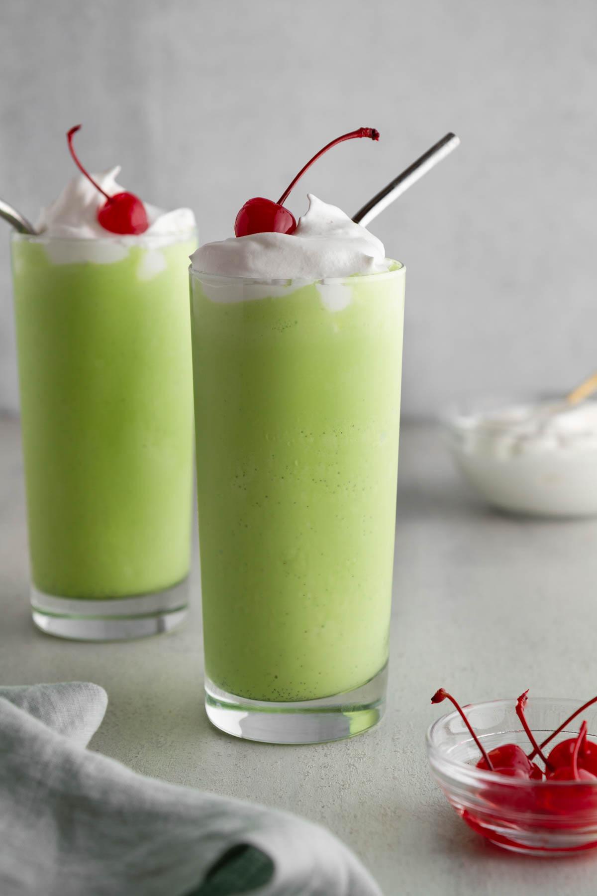 Shamrock Shakes (McDonald's Copycat Recipe) | Girl Vs Dough