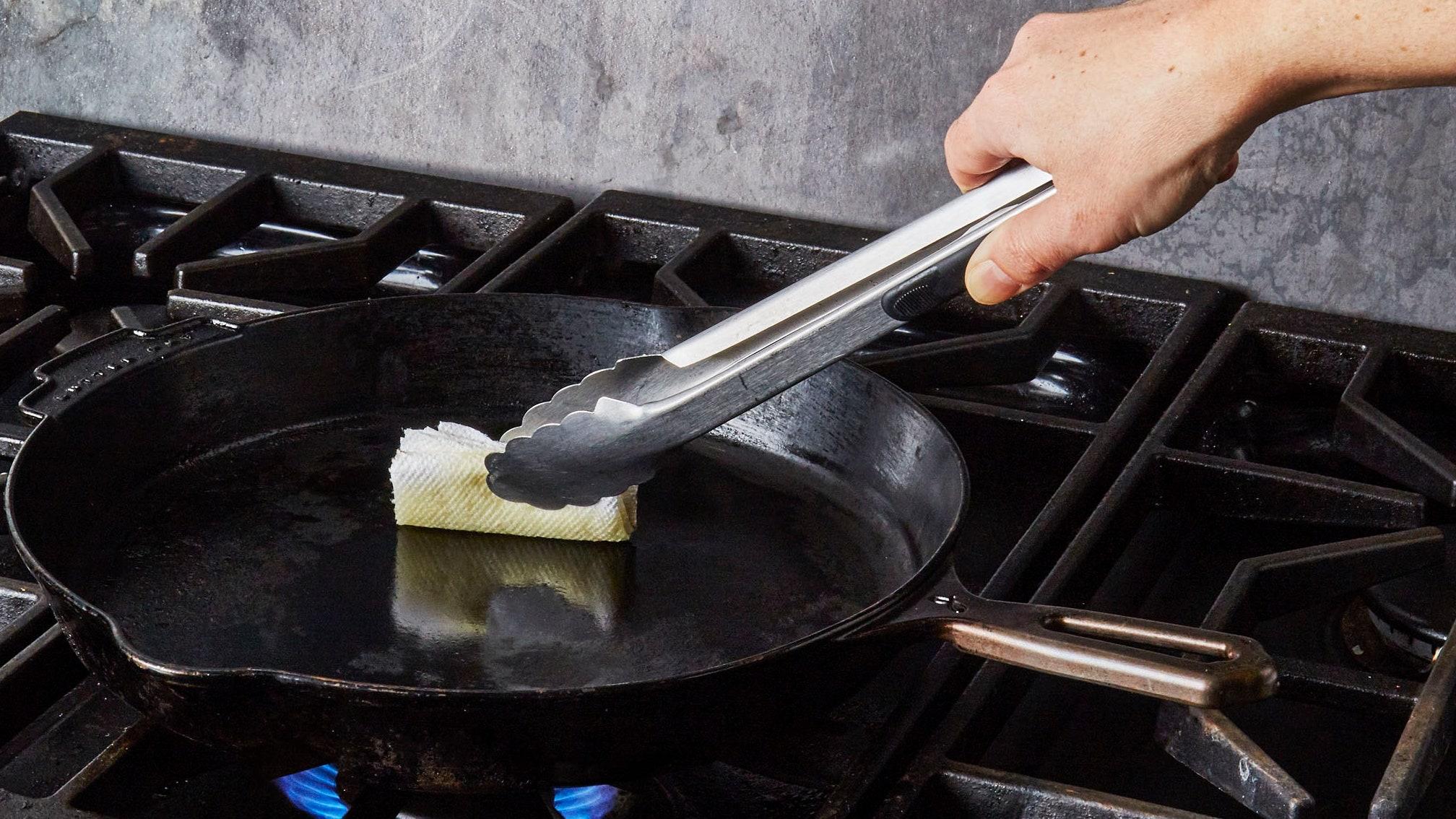 How to Season a Cast-Iron Skillet So That It Lasts Forever | Bon ...